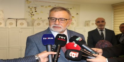 Görme engelli öğrencilere Braille alfabesiyle Kur’an-ı Kerim hediye edildi