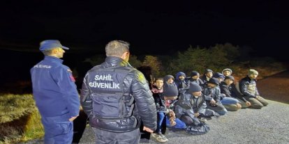 İzmir'de 50 düzensiz göçmen yakalandı