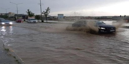 45 il için sarı ve turuncu uyarı: Kuvvetli sağanak ve fırtına bekleniyor
