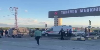 Malatya'da minibüs ile otomobil çarpıştı: 3 yaralı