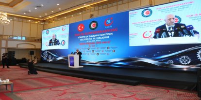 HAK-İŞ çalışma hayatının gelecek 50 yılını masaya yatırdı