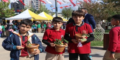 Gaziantep'te "3'üncü Geleneksel Tohum Takas ve Doğa Dostu Tarım Şenliği" düzenlendi