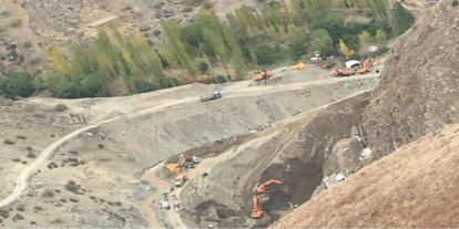 Afganistan, bir bölgede altın madenciliği projesini başlattı