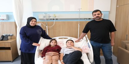 Gaziantep'te iki kardeşin kalbindeki açıklık ameliyatsız yöntemle kapatıldı