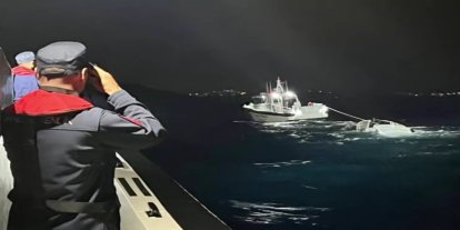Ayvalık’ta batan teknedeki 8 kişi kurtarıldı, 1 kişi aranıyor