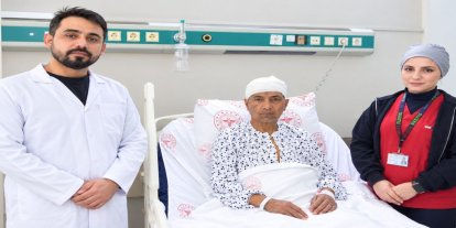 Şanlıurfa'da 60 yaşındaki kadının beynindeki 10 santimetrelik kitle çıkarıldı