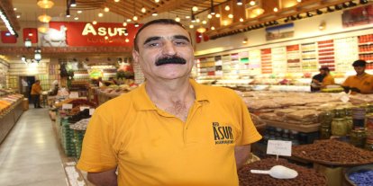 10 yıldır ailesiyle ev yapımı turşu hazırlıyor