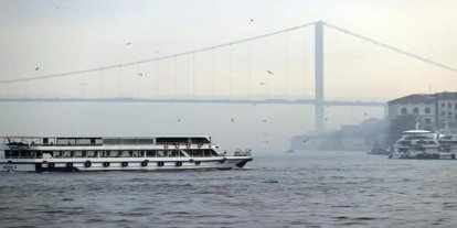 İstanbul Boğazı'nda gemi trafiği geçici olarak askıya alındı