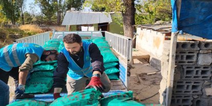 Umut Kervanı’ndan Van’da ihtiyaç sahiplerine yönelik kömür yardımı