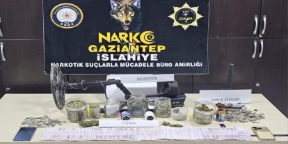 Gaziantep'te uyuşturucu madde ve tarihi sikkeler ele geçirildi