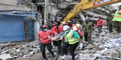 Kenya'da çöken binanın enkazından bir hafta sonra ilk cansız beden çıkarıldı