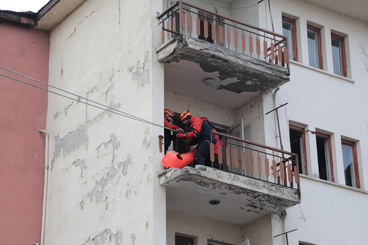 Ağrı'da deprem tatbikatı gerçekleştirildi