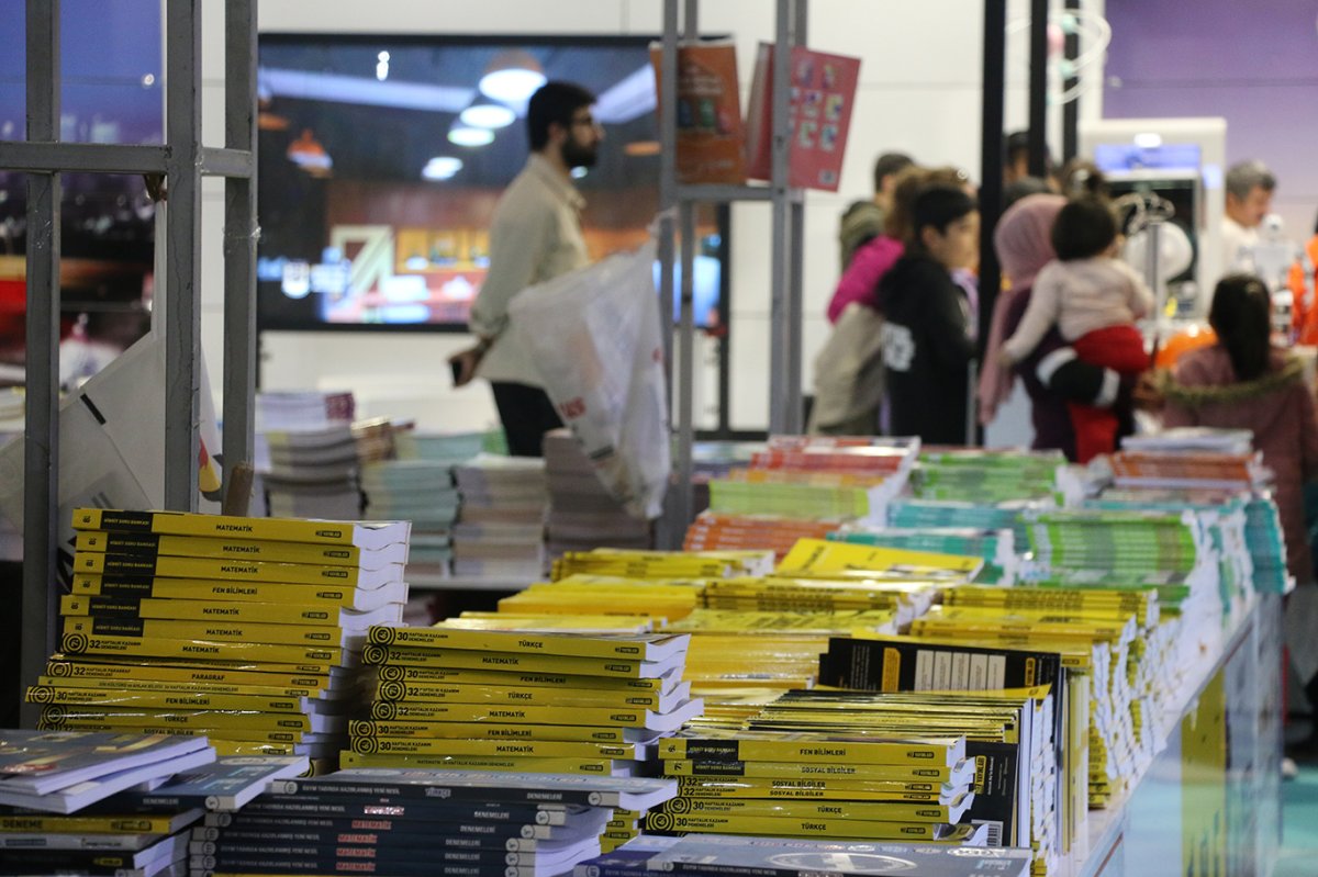 Fuara katılan öğrenciler: Kitap fiyatları ne düşük ne de yüksekti