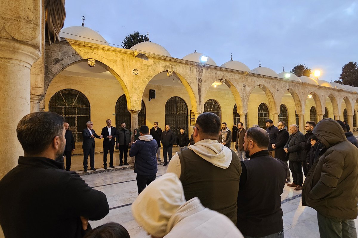 Hür Gençlik sabah namazı buluşması devam ediyor