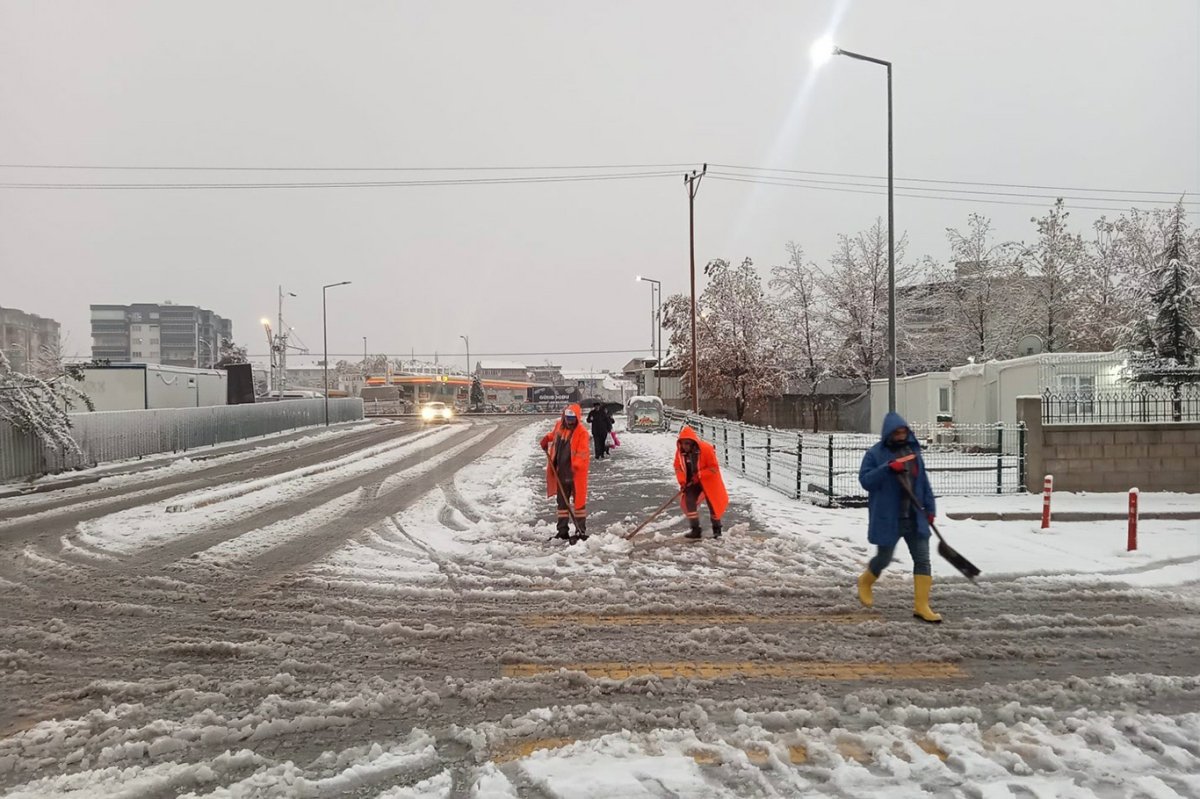 Yeşilyurt Belediye Başkanı Geçit: Kar temizleme çalışmalarımız devam ediyor