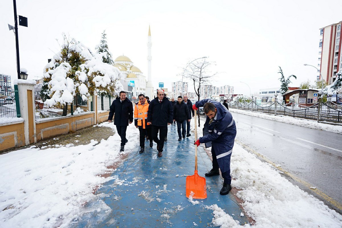 Yeşilyurt Belediye Başkanı Geçit: Kış lastiği hayati önem taşıyor