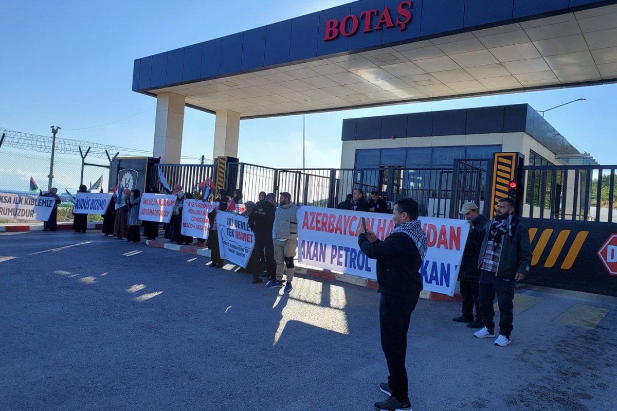 İşgalci rejime Türkiye üzerinden petrol sevkiyatı Adana'da protesto edildi