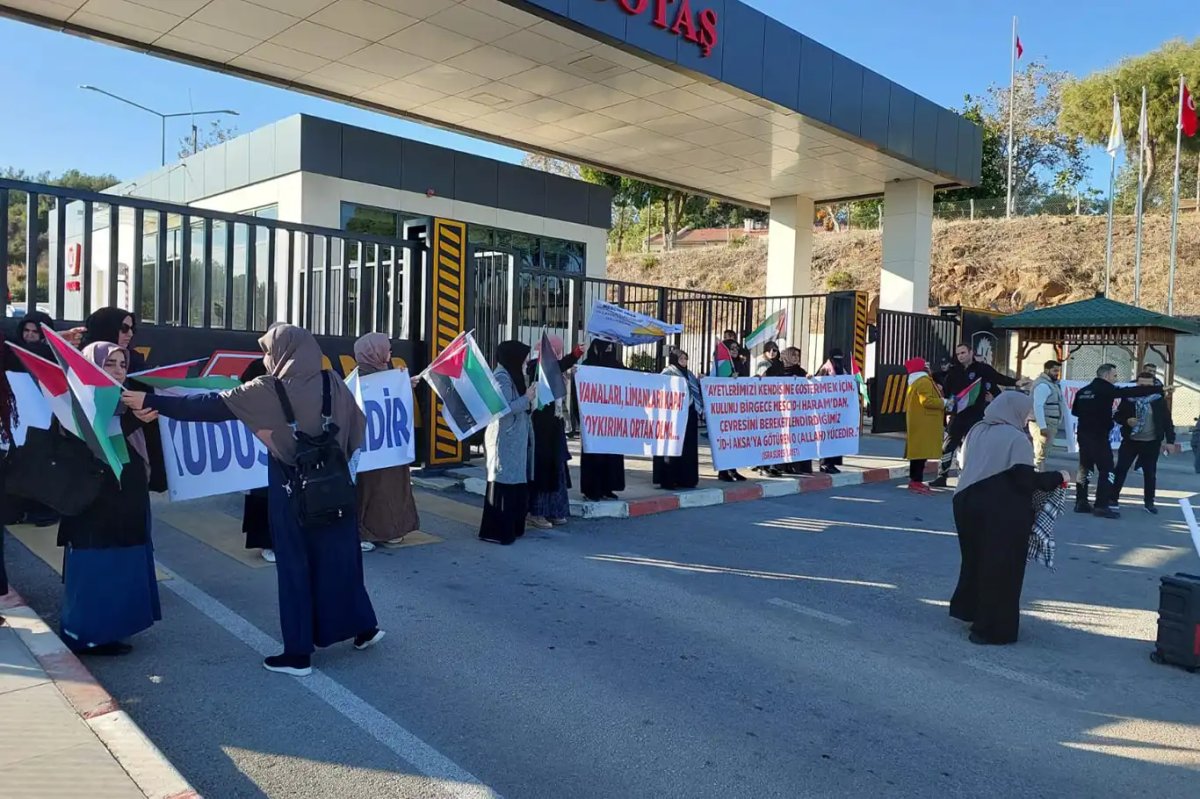 İşgalci rejime Türkiye üzerinden petrol sevkiyatı Adana'da protesto edildi