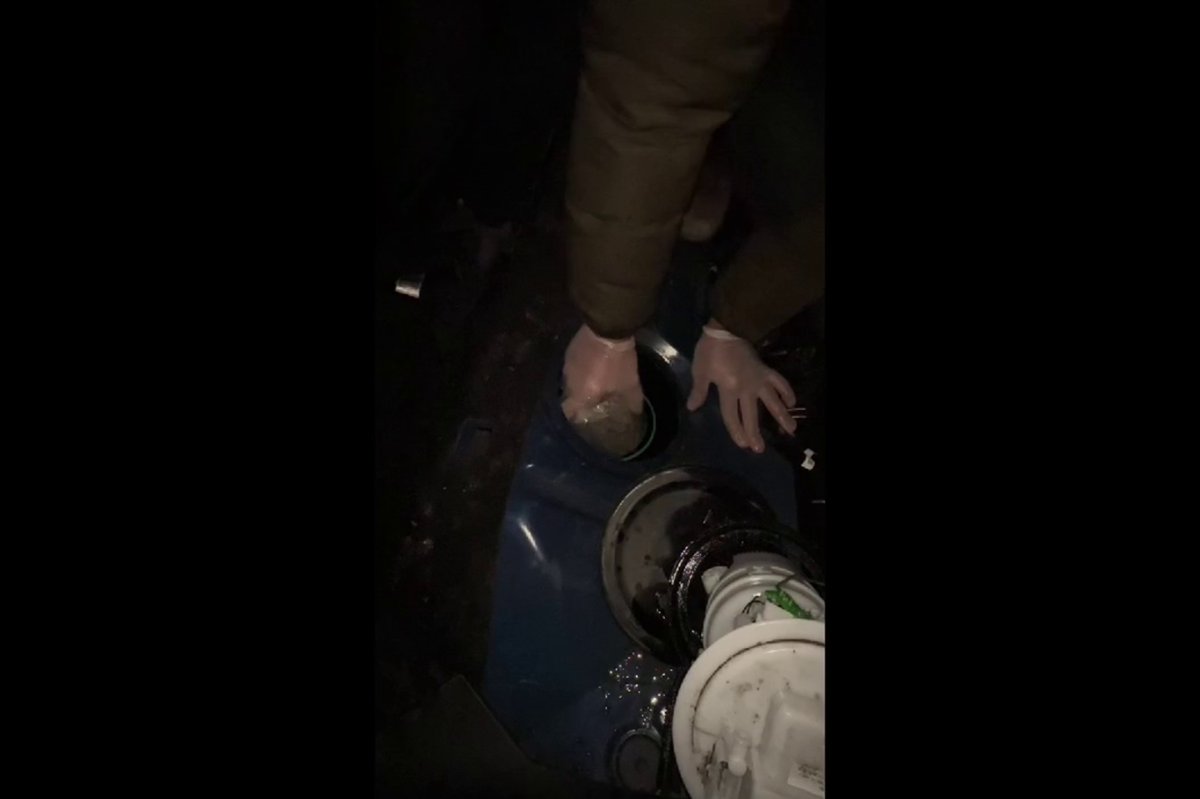 Yakıt deposuna gizlenmiş uyuşturucu ele geçirildi