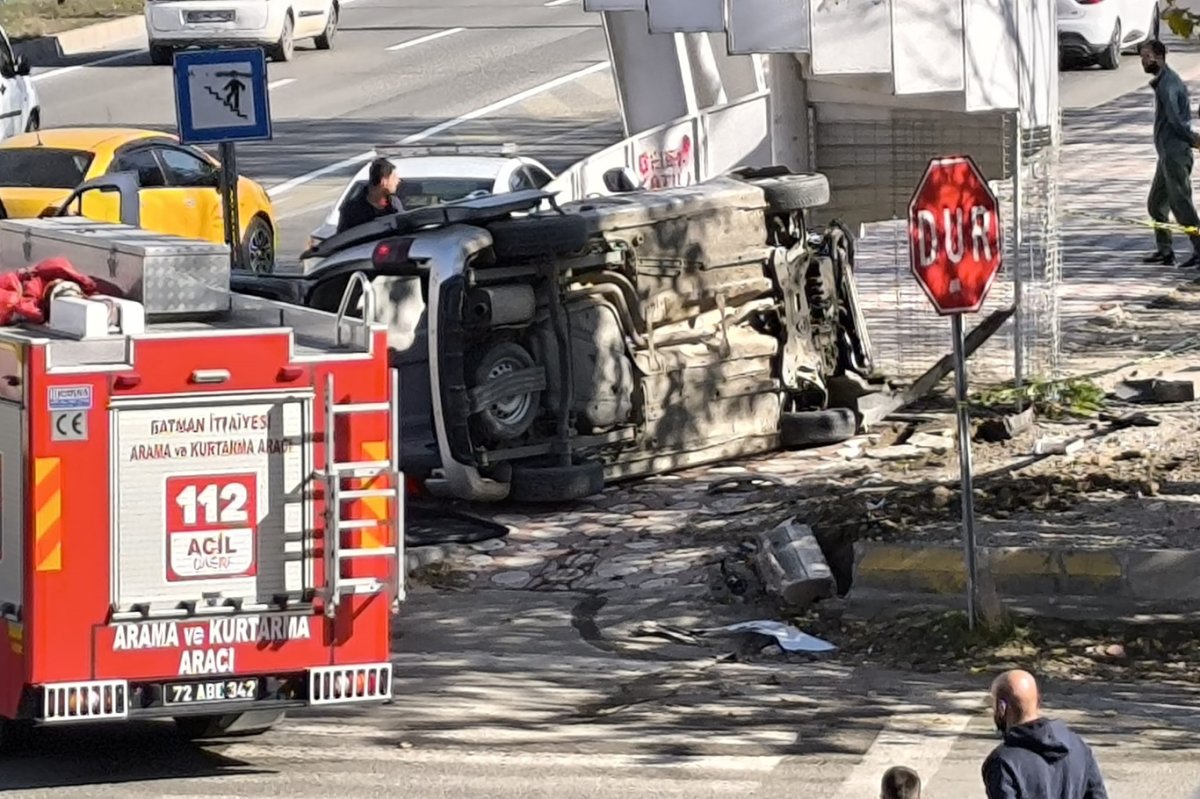 Batman'da iki otomobilin çarpıştığı kazada biri ağır 2 kişi yaralandı