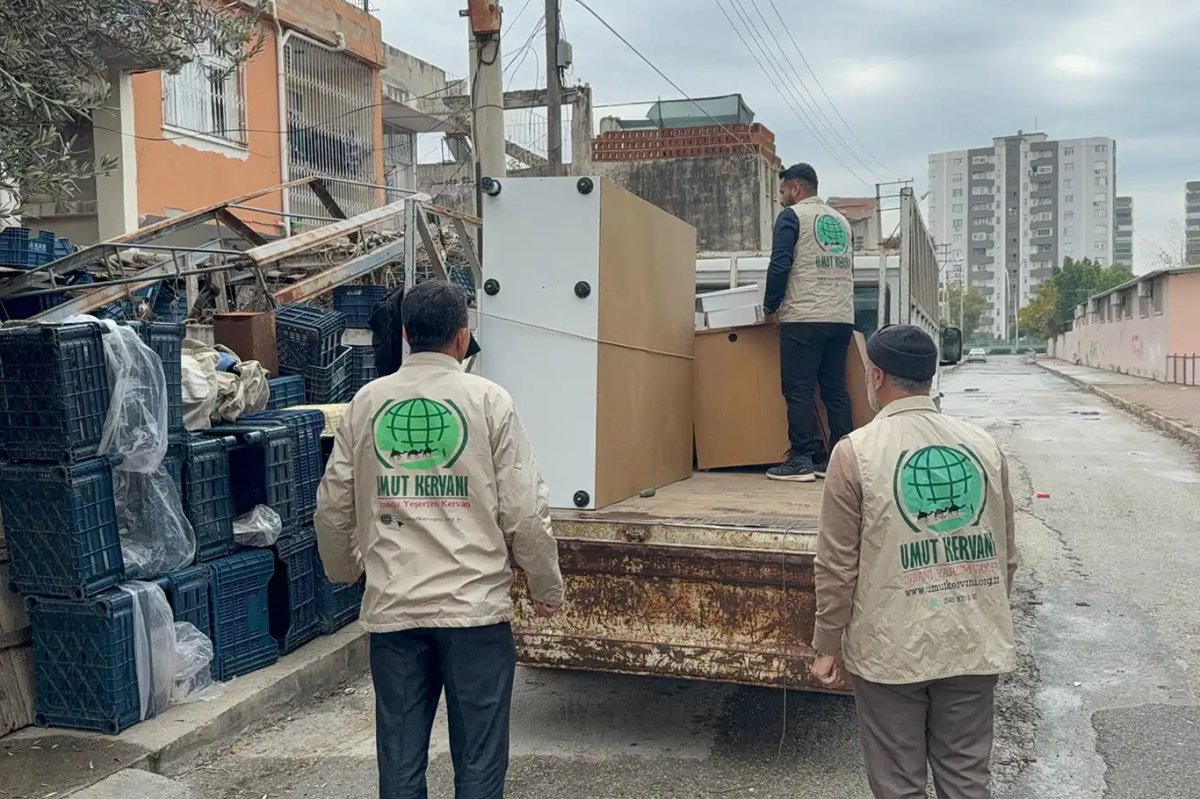 Tarsus Umut Kervanı'ndan muhtaç ailelere yönelik ev eşyası yardımı