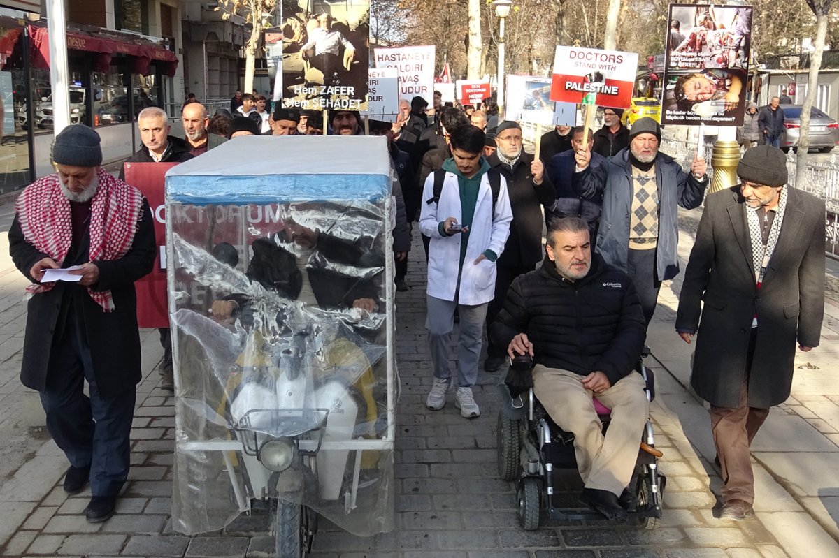 "Gazze ve Refah sınır kapısında 600'e yakın çocuk hasta, kronik hastalıklar nedeniyle tedavi bekliyor"