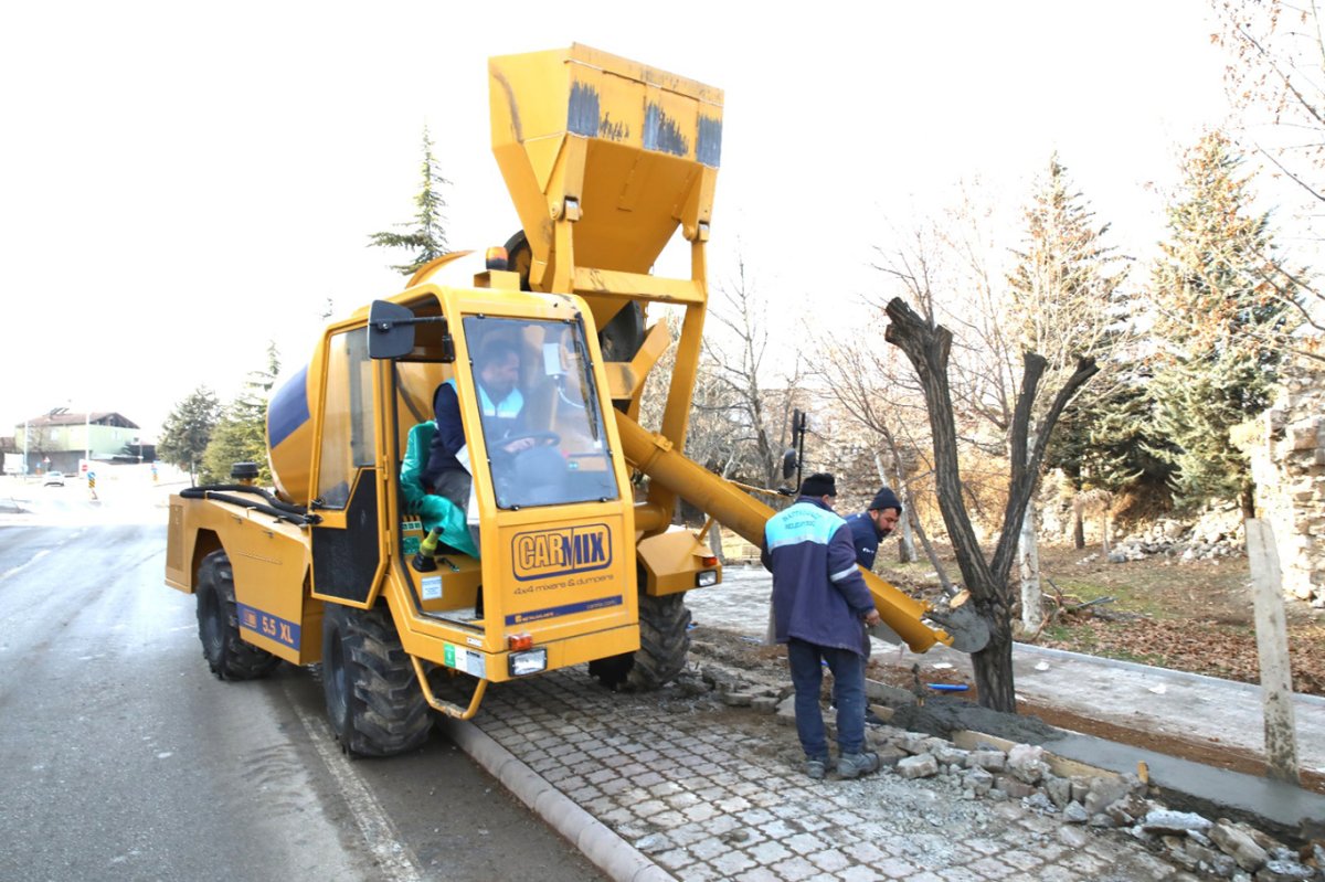 Battalgazi'de yeşil alanlar yenileniyor