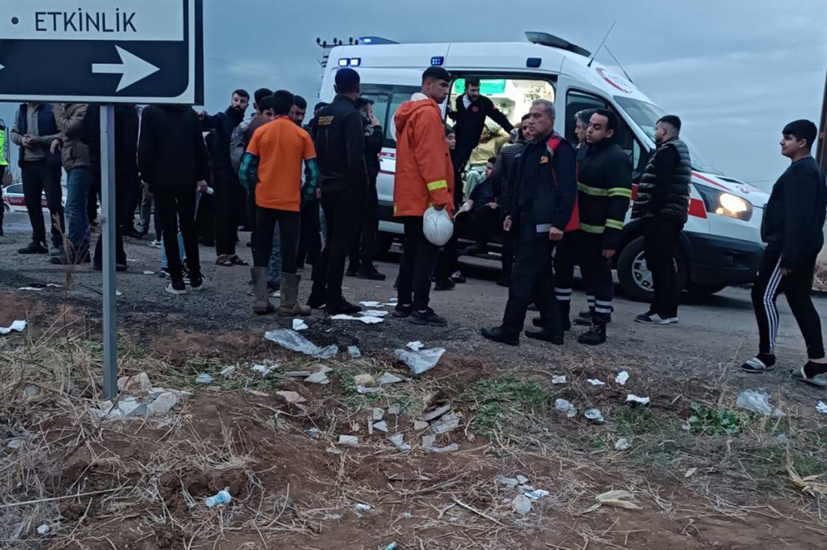 Mardin’de öğrenci servisi ile cip çarpıştı: 11 yaralı