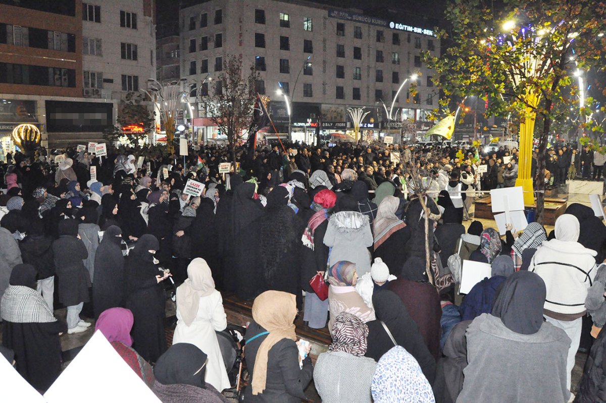 Batman halkı, meşaleli yürüyüşle Gazze'de yaşanan insani krizlere dikkat çekti