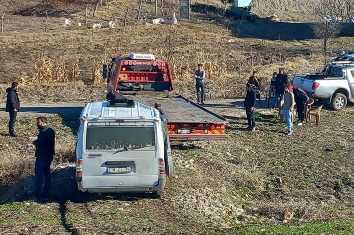 Diyarbakır'da trafik kazası: 10'u öğrenci, 11 yaralı