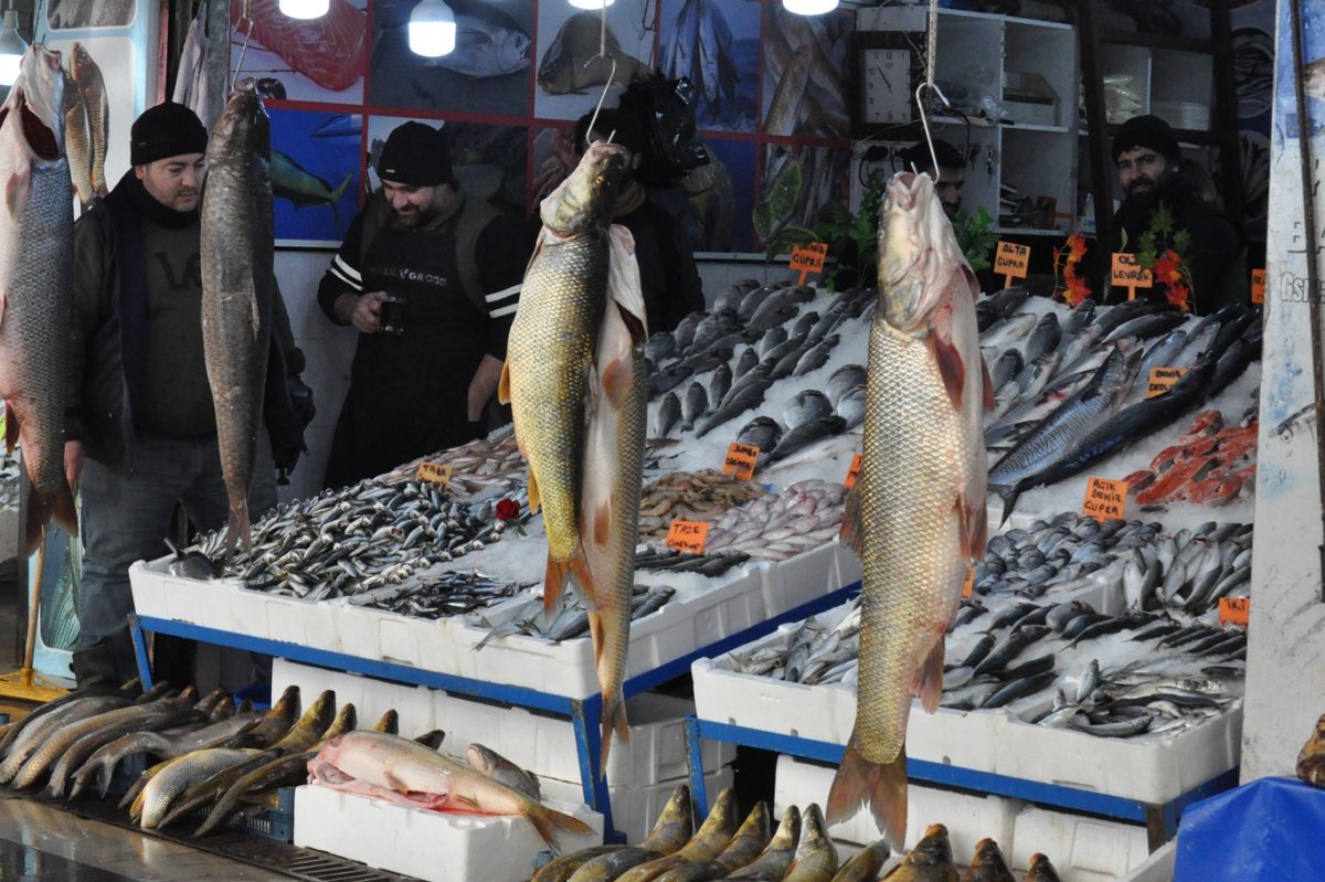 Yeni yılda balık fiyatları sabit kaldı