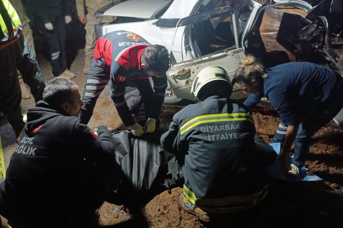 Diyarbakır'da trafik kazası: 1 ölü, 3 yaralı