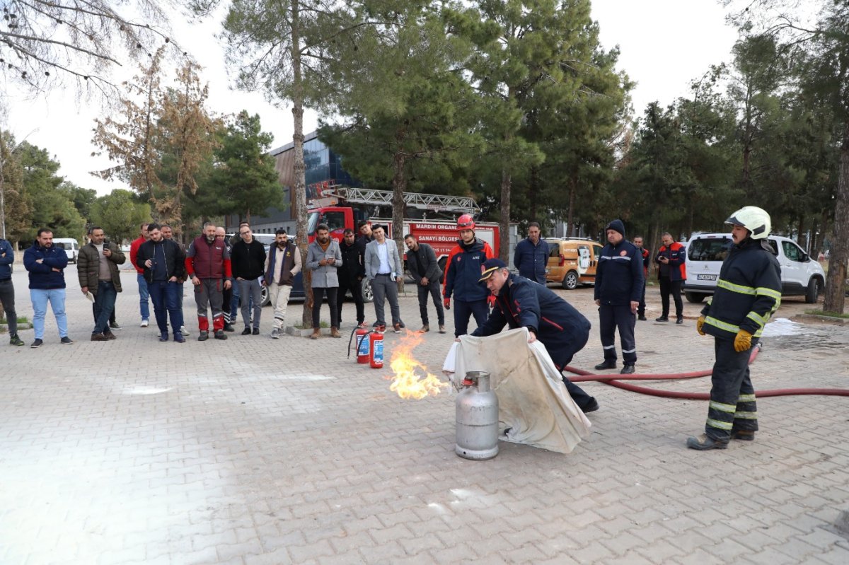 Mardin’de yangın eğitimi ve tahliye tatbikatı gerçekleştirildi