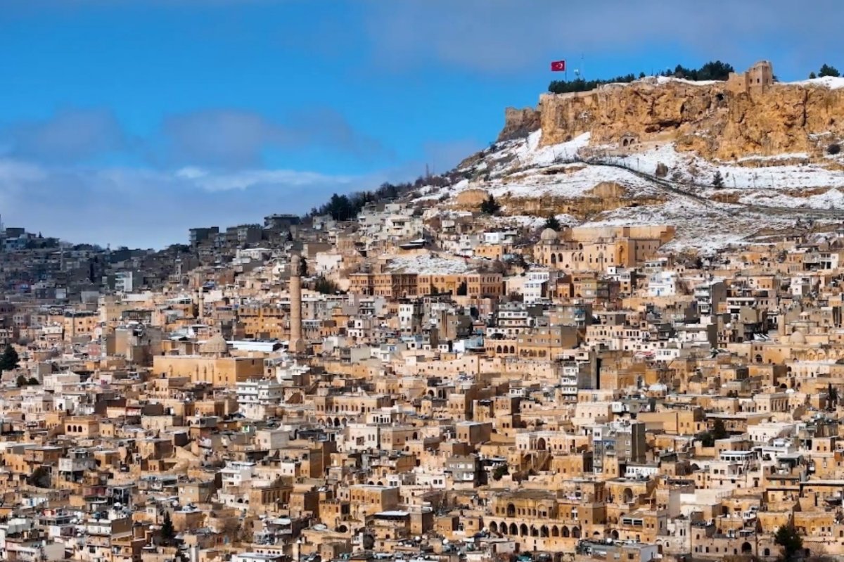 Mardin’in güzel kartpostallık manzarası dronla görüntülendi