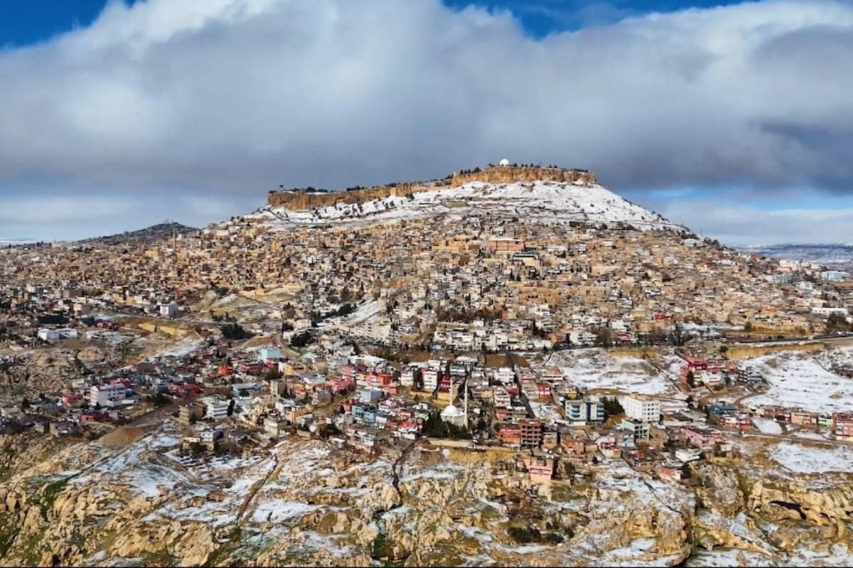 Mardin’in güzel kartpostallık manzarası dronla görüntülendi