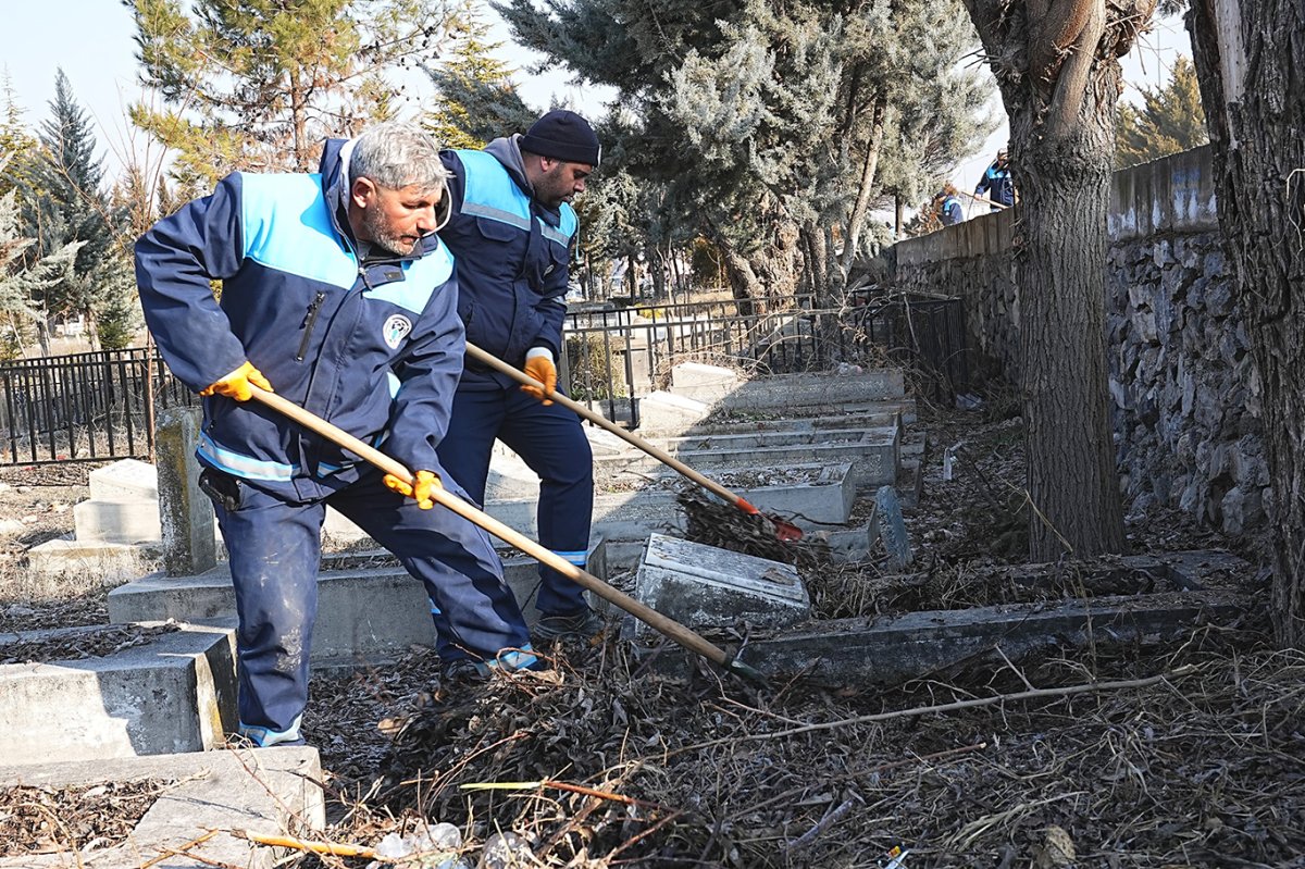 Battalgazi Belediyesi yol bakım, temizlik ve denetimleri sürdürüyor
