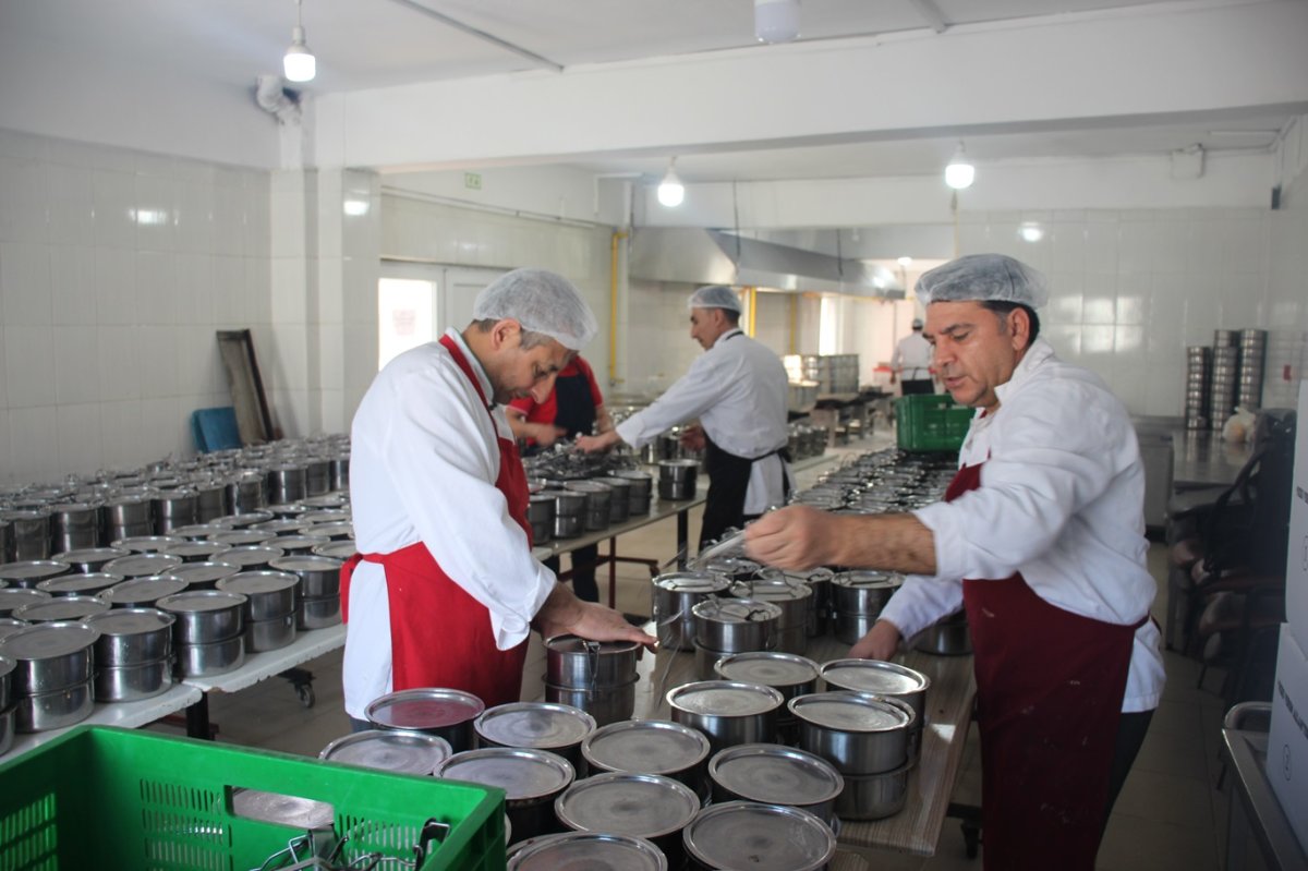 Ağrı'da faaliyet yürüten bazı STK'ların ramazan ayı hazırlığı bitti