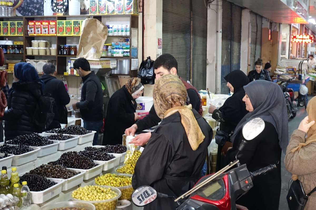 Batman'da Ramazan öncesi çarşı pazar hareketliliği yaşanıyor