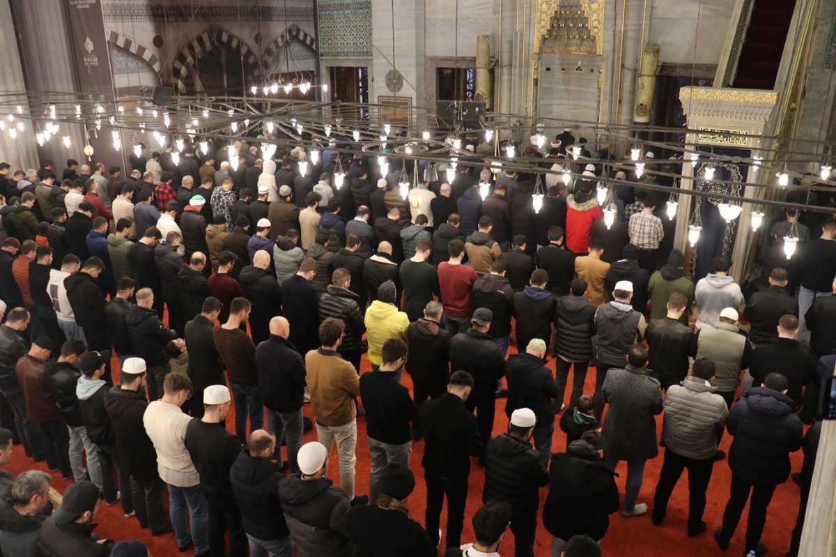 Tarihte ilk defa Sultanahmet Camii'nde hatimle teravih namazı kılındı