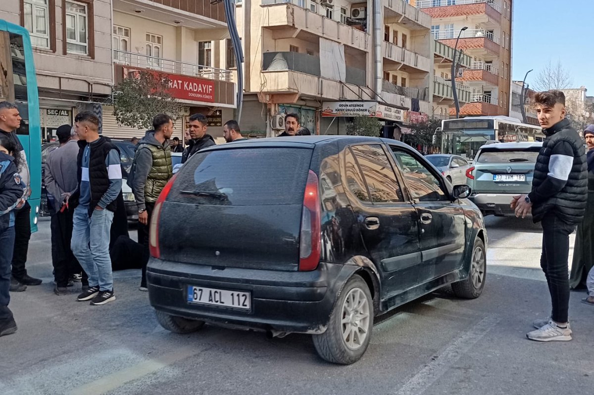 Şanlıurfa’da yolun karşısına geçmek isteyen kadına otomobil çarptı