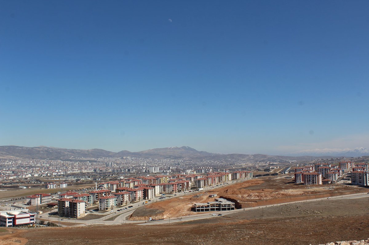 Elazığ Güneykent'in ulaşım ve altyapı sorunu çileye dönüştü