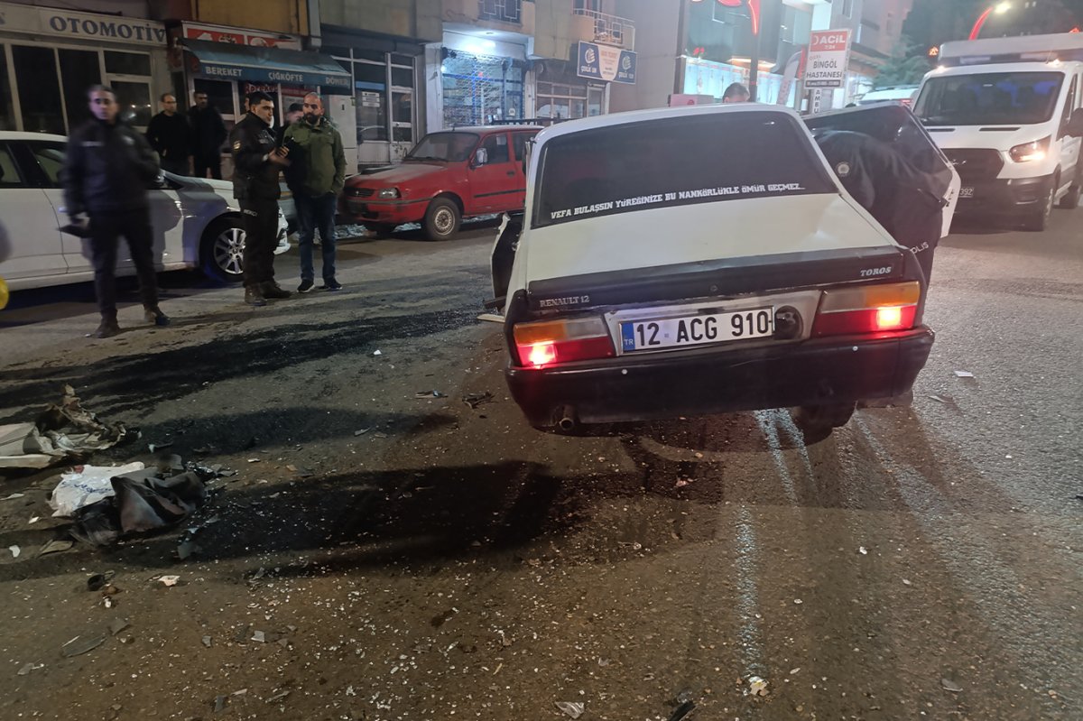 Bingöl’de maddi hasarlı kaza