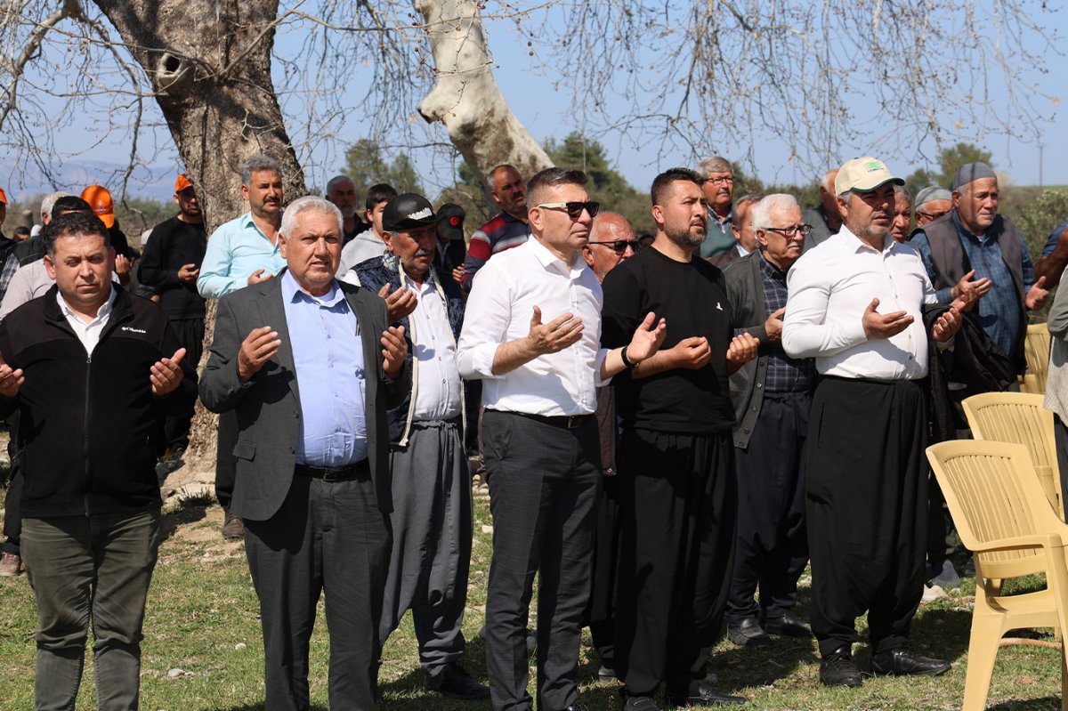 Kuraklık endişesi nedeniyle mahalleli yağmur duasına çıktı