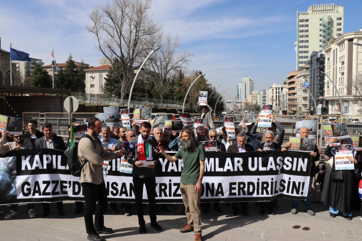 Mısır'ın Ankara Büyükelçiliği önünde "Gazze'de insani kriz sona erdirilsin" talebi