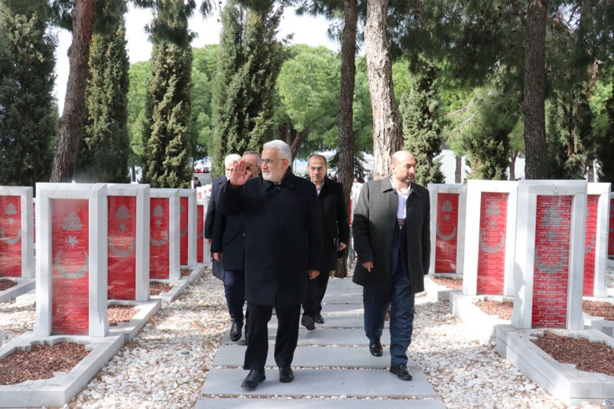 Yapıcıoğlu Çanakkale Şehitliği'ni ziyaret etti