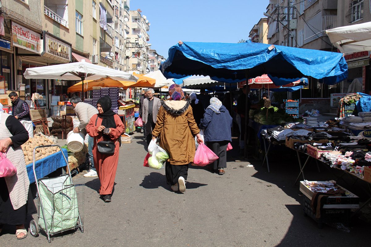 Pazar esnafı Bağlar'da yeni güzergâh istiyor