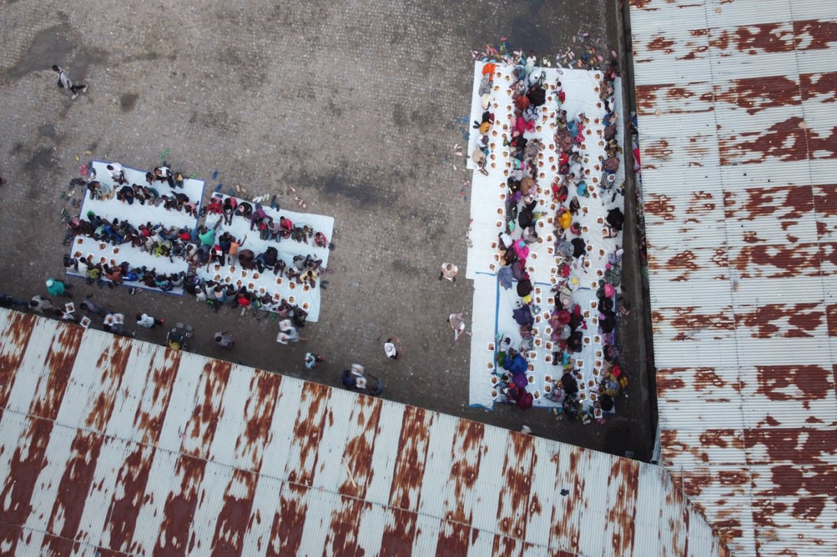 Avrupa Yetim Eli Derneği, Burundi'de 500 kişilik iftar yemeği verdi