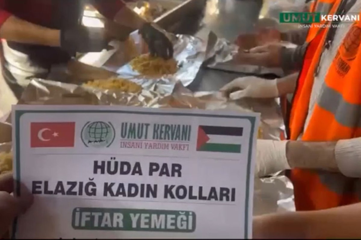 HÜDA PAR Elazığ Kadın Kolları Gazze'de 1000 kişiye iftarlık dağıttı