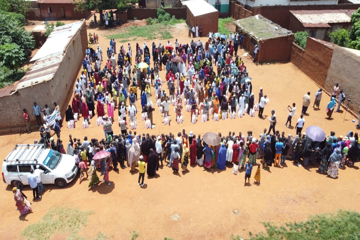 Bir lokma umut için Avrupa Yetim Eli'nden Burundi’de Ramazan yardımı