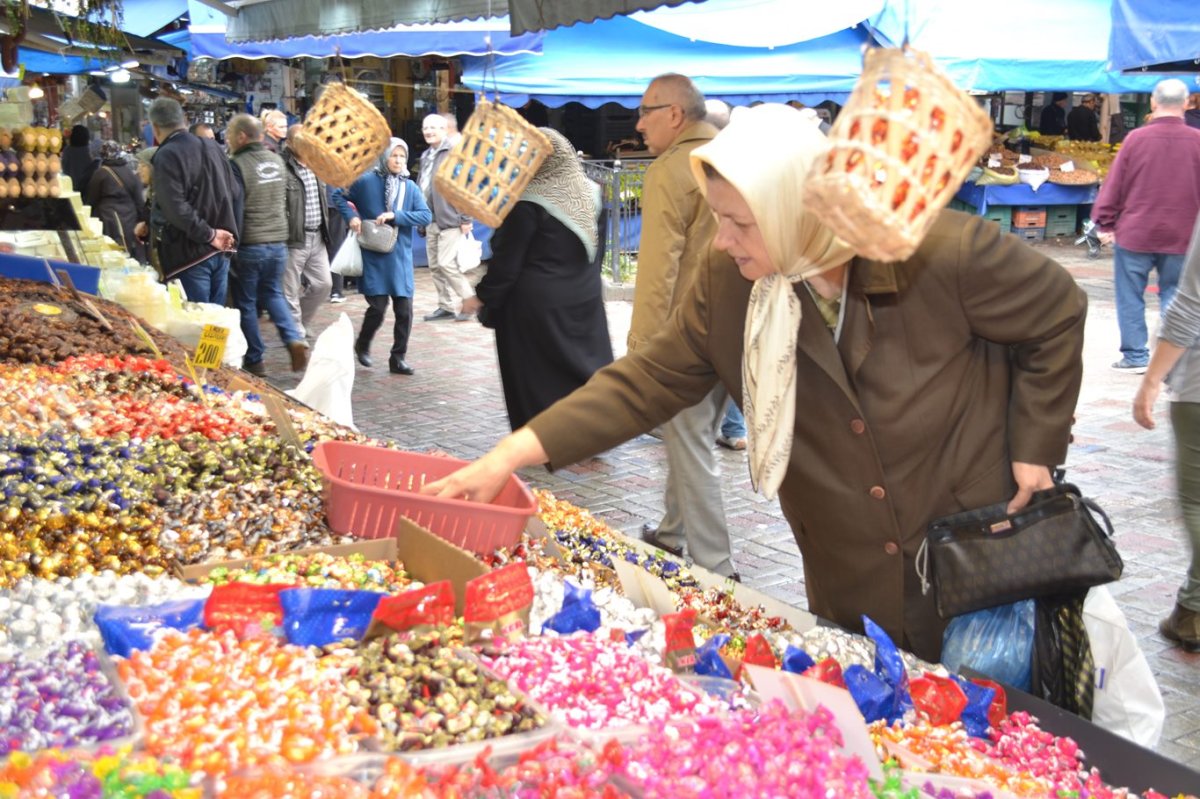 Bayram alışverişi son günlere kaldı, esnaf eski hareketliliği arıyor